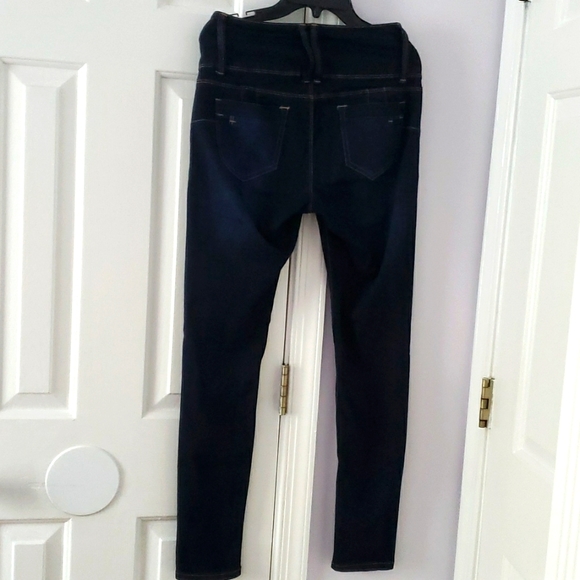 High Rise Jeans - Picture 4 of 4